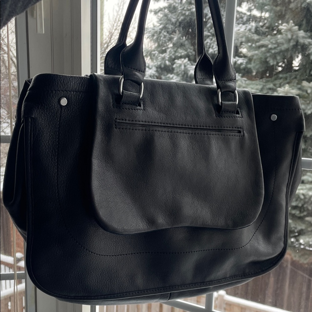 Longchamp pebbled leather elegant Black Shoulder Bag. Slouchy EUC - Picture 4 of 11